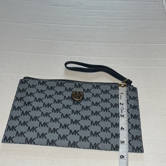Michael Kors-large-navy blue & gray-zip clutch, wristlet, gold detailing, purse. - Picture 11 of 11